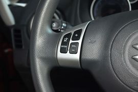 2013款铃木天语SX4酷锐1.6L自动灵动型