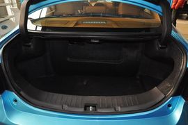 2014款比亚迪秦1.5T旗舰型