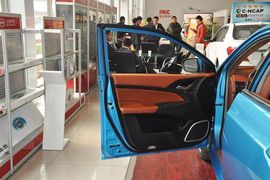 2014款比亚迪秦1.5T旗舰型