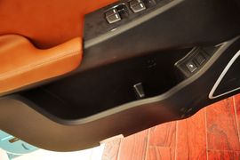 2014款比亚迪秦1.5T旗舰型