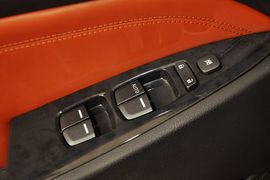 2014款比亚迪秦1.5T旗舰型