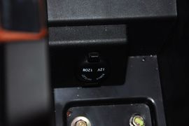 2014款比亚迪秦1.5T旗舰型