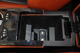 2014款比亚迪秦1.5T旗舰型