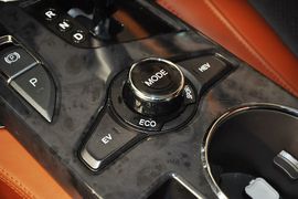 2014款比亚迪秦1.5T旗舰型