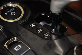 2014款比亚迪秦1.5T旗舰型