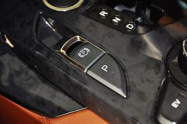 2014款比亚迪秦1.5T旗舰型