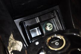 2014款比亚迪秦1.5T旗舰型