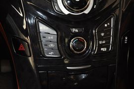 2014款比亚迪秦1.5T旗舰型