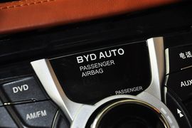 2014款比亚迪秦1.5T旗舰型