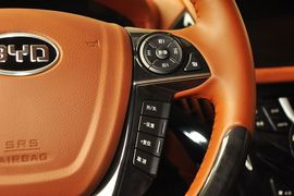 2014款比亚迪秦1.5T旗舰型