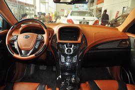 2014款比亚迪秦1.5T旗舰型