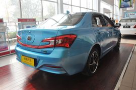 2014款比亚迪秦1.5T旗舰型