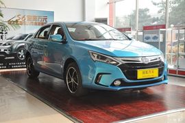 2014款比亚迪秦1.5T旗舰型