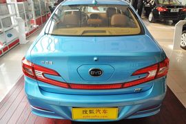 2014款比亚迪秦1.5T旗舰型