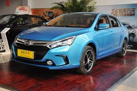 2014款比亚迪秦1.5T旗舰型