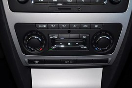 2014款斯柯达明锐1.6L手动逸俊版