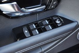 2013款路虎极光2.0T
