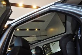 2013款路虎揽胜极光2.0T