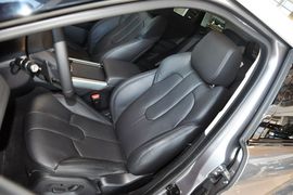 2013款路虎揽胜极光2.0T