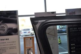 2013款路虎揽胜极光2.0T