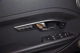 2013款路虎揽胜极光2.0T