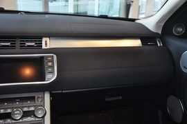2013款路虎揽胜极光2.0T
