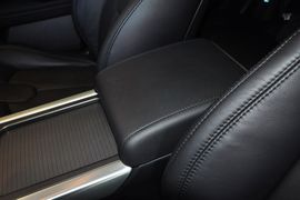 2013款路虎揽胜极光2.0T