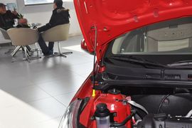 2010款现代瑞纳三厢1.4GL手动标准型