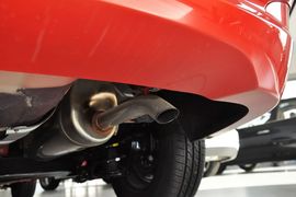 2010款现代瑞纳三厢1.4GL手动标准型