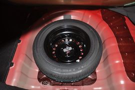 2010款现代瑞纳三厢1.4GL手动标准型