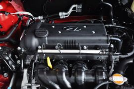 2010款现代瑞纳三厢1.4GL手动标准型