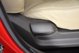 2010款现代瑞纳三厢1.4GL手动标准型