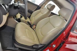 2010款现代瑞纳三厢1.4GL手动标准型