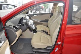 2010款现代瑞纳三厢1.4GL手动标准型