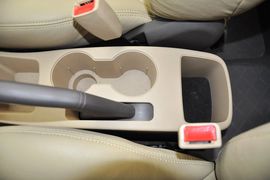 2010款现代瑞纳三厢1.4GL手动标准型