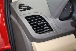 2010款现代瑞纳三厢1.4GL手动标准型