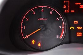 2010款现代瑞纳三厢1.4GL手动标准型