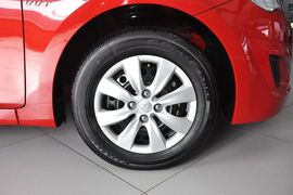 2010款现代瑞纳三厢1.4GL手动标准型