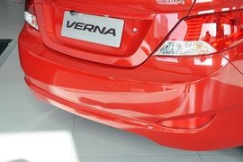 2010款现代瑞纳三厢1.4GL手动标准型