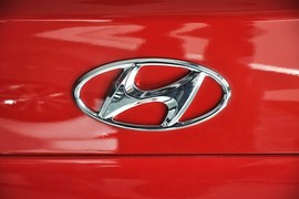 2010款现代瑞纳三厢1.4GL手动标准型