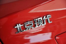 2010款现代瑞纳三厢1.4GL手动标准型