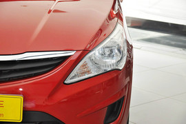 2010款现代瑞纳三厢1.4GL手动标准型