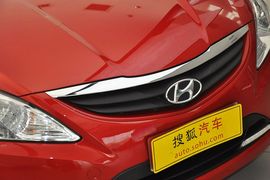 2010款现代瑞纳三厢1.4GL手动标准型