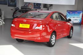 2010款现代瑞纳三厢1.4GL手动标准型