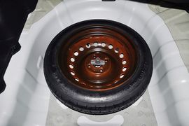 2012款起亚K2三厢