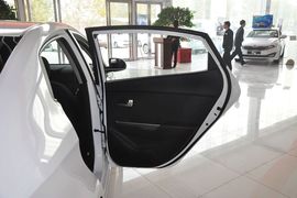 2012款起亚K2三厢