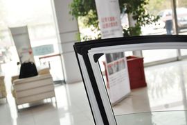 2012款起亚K2三厢