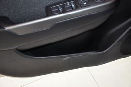 2012款起亚K2三厢