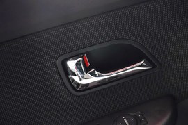 2012款起亚K2三厢