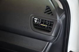 2012款起亚K2三厢